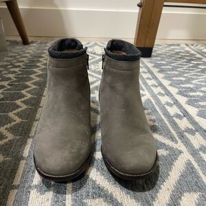 Vionic Joslyn Ankle Boots (Charcoal)